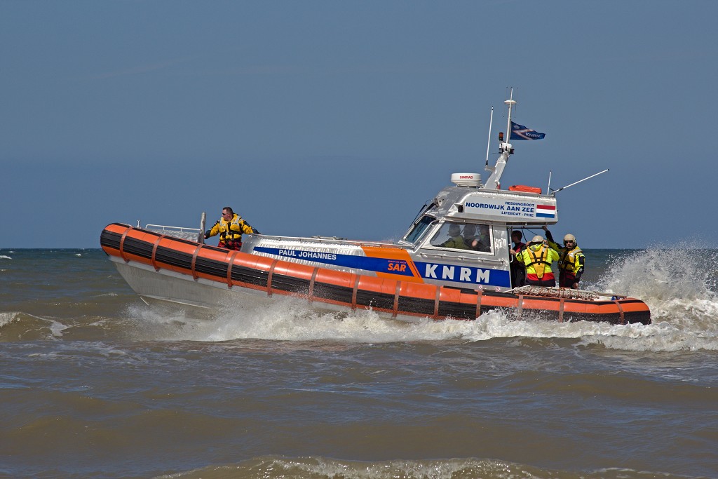 sar katwijk aan zee knrm evenement event festival reddingsdemonstratie search and rescue hulp Abraham Fock crashtender reddingsboot sos hulp in nood scheepsramp